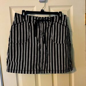 Black & White Striped Women's Skirt White Stag 10 built in short cotton stretch